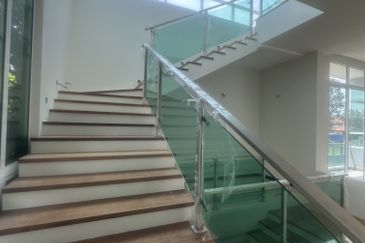 Bukit jelutong, shah alam 