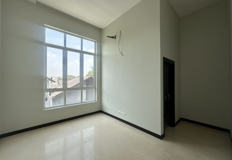 Bukit jelutong, shah alam 