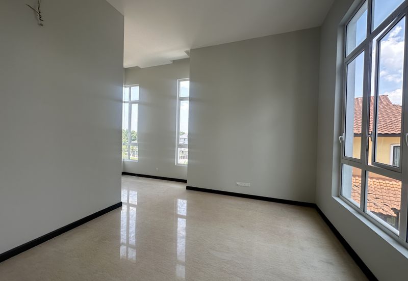 Bukit jelutong, shah alam 