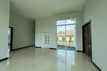 Bukit jelutong, shah alam 