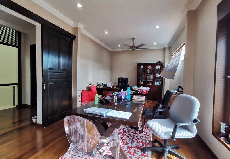 Jalan Rimba Riang 9/8