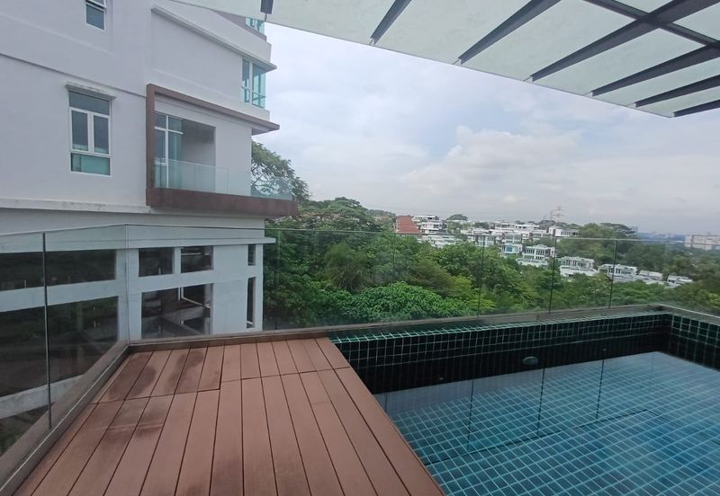 Rafflesia @ The Hill