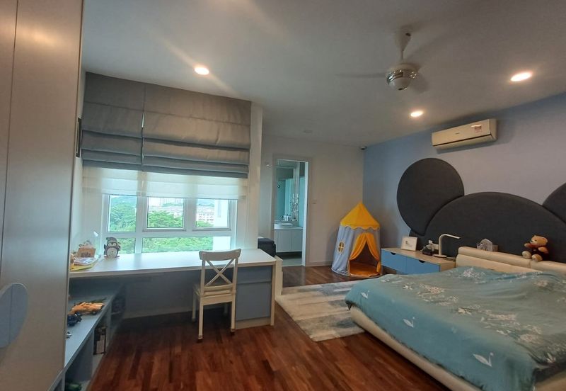 Rafflesia @ The Hill