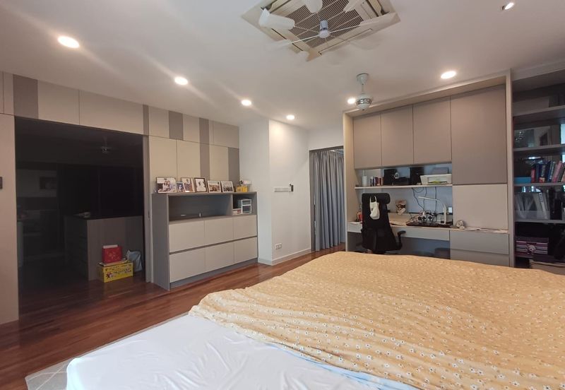 Rafflesia @ The Hill