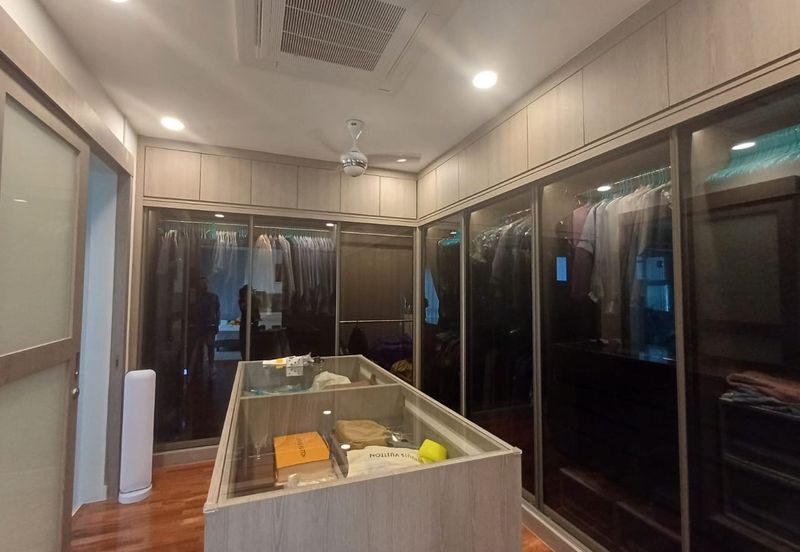 Rafflesia @ The Hill