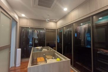 Rafflesia @ The Hill