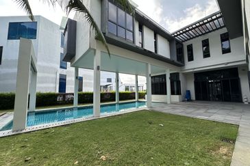 KGSAAS Golf Club, Seksyen 13