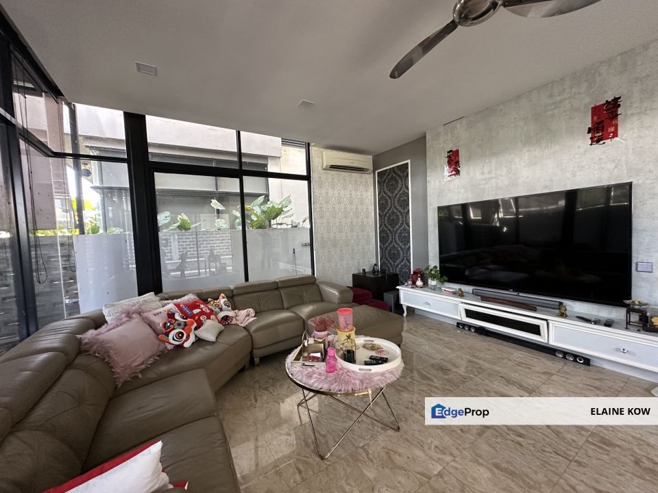 Lake edge, puchong , Selangor, Puchong