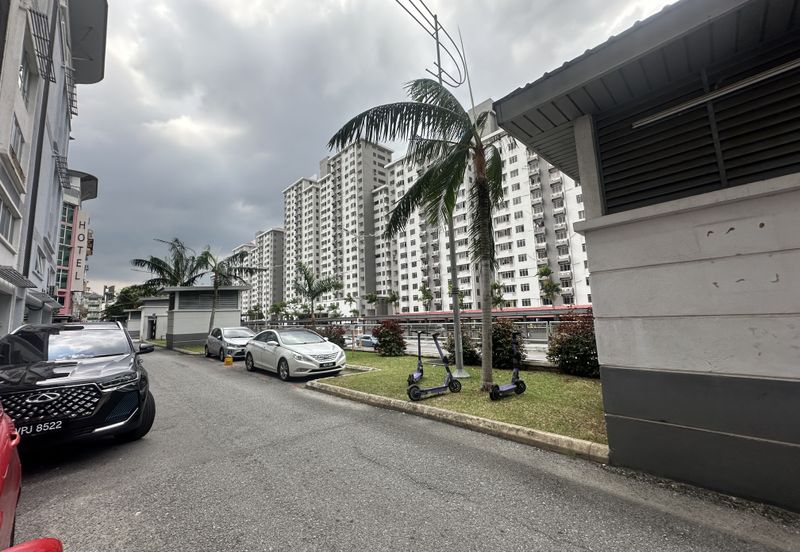 Parklane Commercial Hub