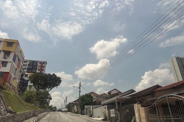 Taman Salak south, Kuala Lumpur 