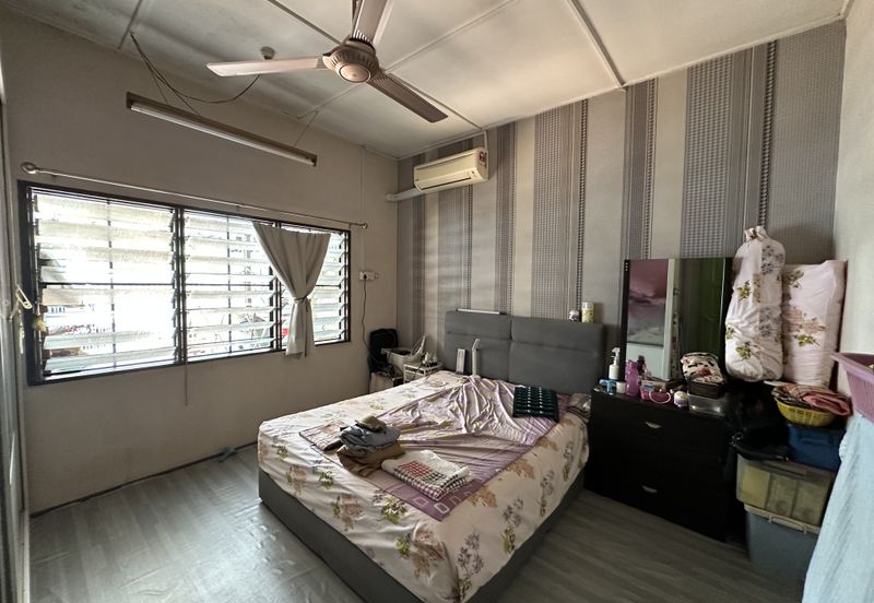 Taman Salak south, Kuala Lumpur 