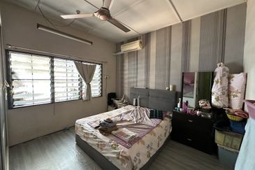 Taman Salak south, Kuala Lumpur 