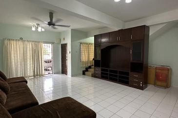 Persiaran Puncak Jalil 