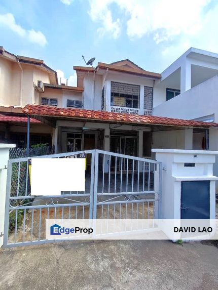 2 Storey House Taman Bukit Serdang Seri Kembangan, Selangor, Seri Kembangan