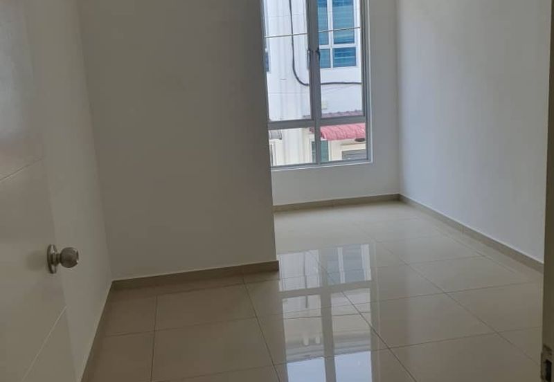 TIARA SENDAYAN (PRESINT 8)