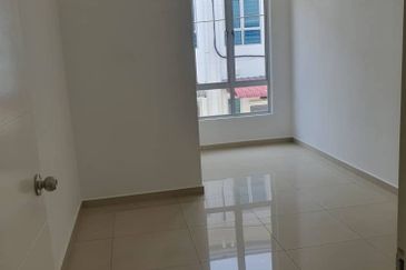 TIARA SENDAYAN (PRESINT 8)