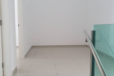 TIARA SENDAYAN (PRESINT 8)