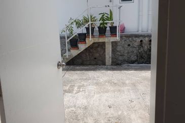 TIARA SENDAYAN (PRESINT 8)