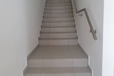 TIARA SENDAYAN (PRESINT 8)