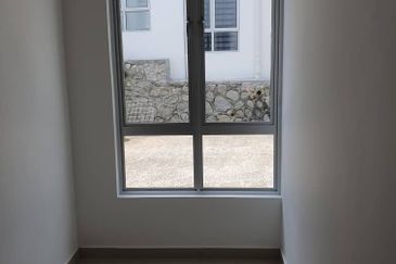 TIARA SENDAYAN (PRESINT 8)