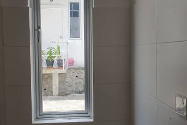 TIARA SENDAYAN (PRESINT 8)