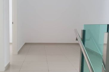 TIARA SENDAYAN (PRESINT 8)