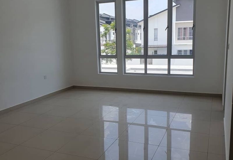 TIARA SENDAYAN (PRESINT 8)