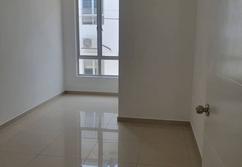 TIARA SENDAYAN (PRESINT 8)