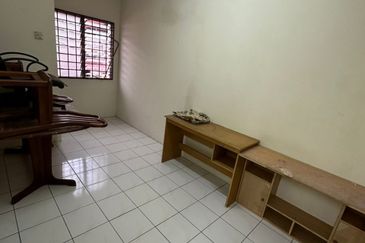 Taman Pinggiran Putra