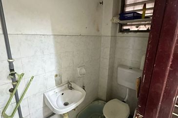 Taman Pinggiran Putra