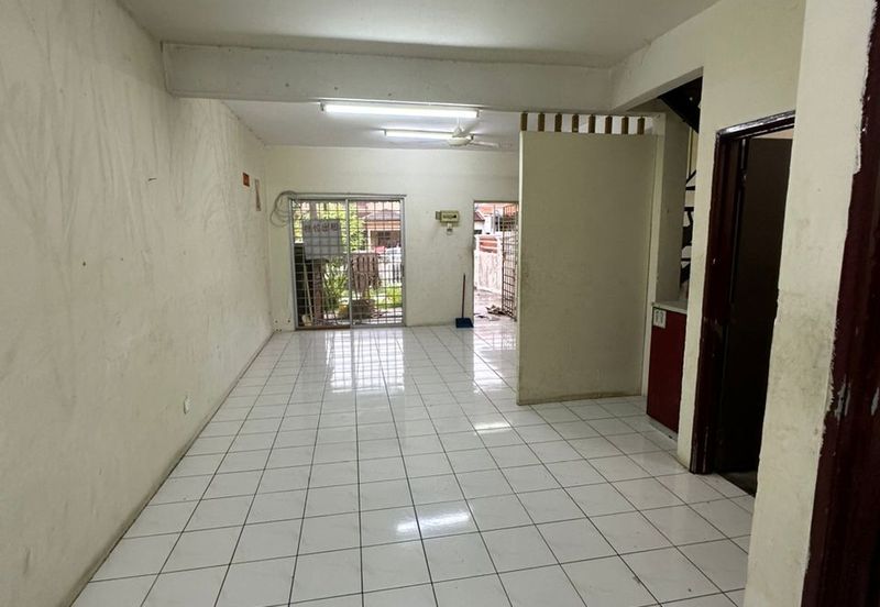 Taman Pinggiran Putra