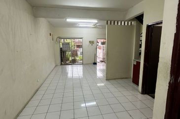 Taman Pinggiran Putra