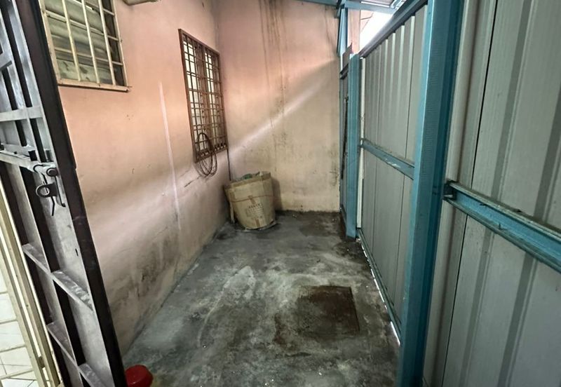 Taman Pinggiran Putra