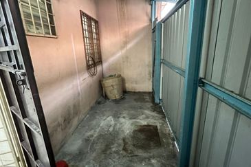 Taman Pinggiran Putra