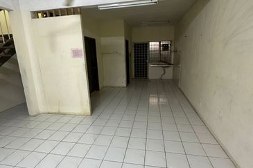 Taman Pinggiran Putra