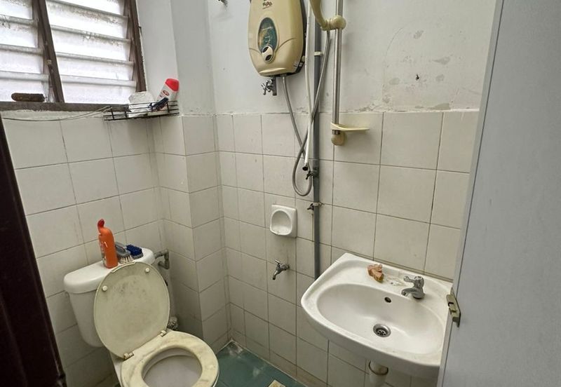 Taman Pinggiran Putra