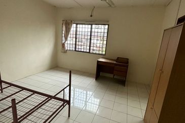 Taman Pinggiran Putra