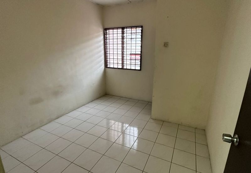 Taman Pinggiran Putra