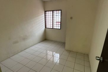 Taman Pinggiran Putra