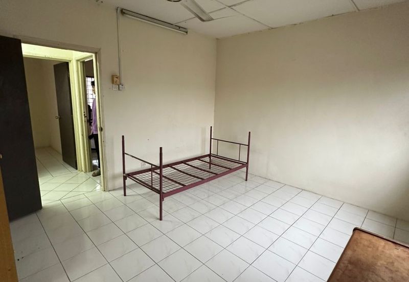 Taman Pinggiran Putra