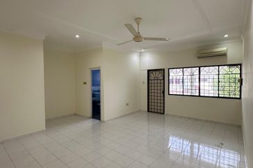 SL7, Bandar Sungai Long