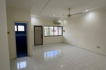 SL7, Bandar Sungai Long