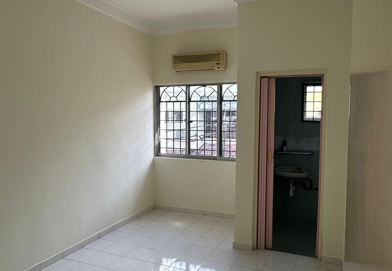 SL7, Bandar Sungai Long