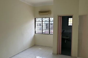 SL7, Bandar Sungai Long