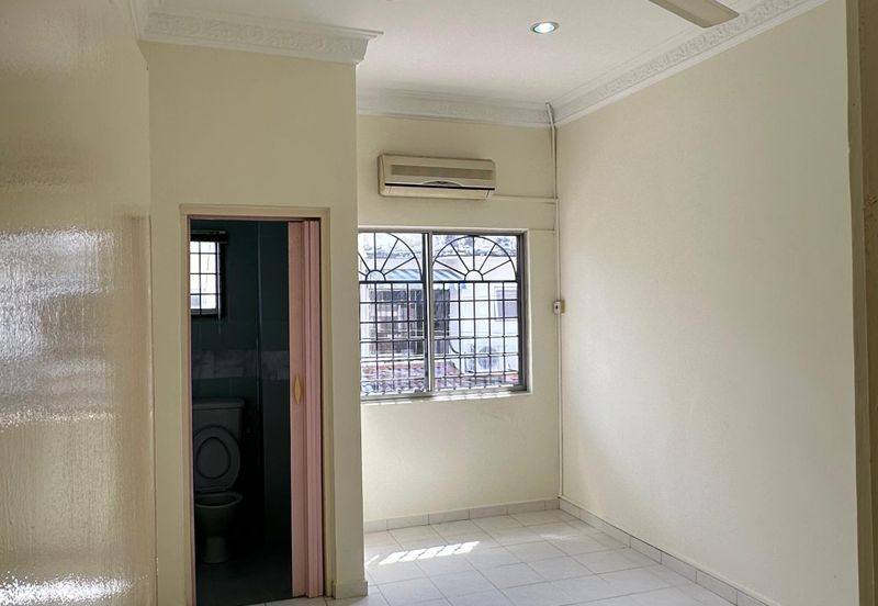 SL7, Bandar Sungai Long