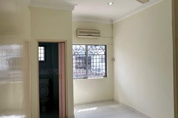 SL7, Bandar Sungai Long