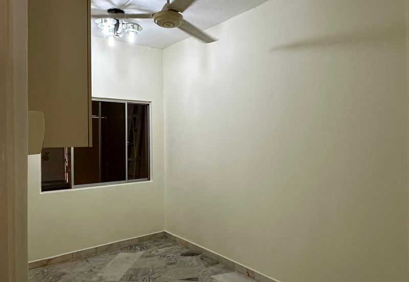 SL7, Bandar Sungai Long