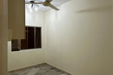 SL7, Bandar Sungai Long