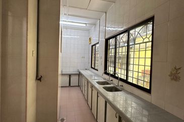 SL7, Bandar Sungai Long