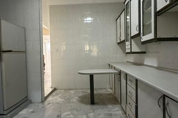 SL7, Bandar Sungai Long